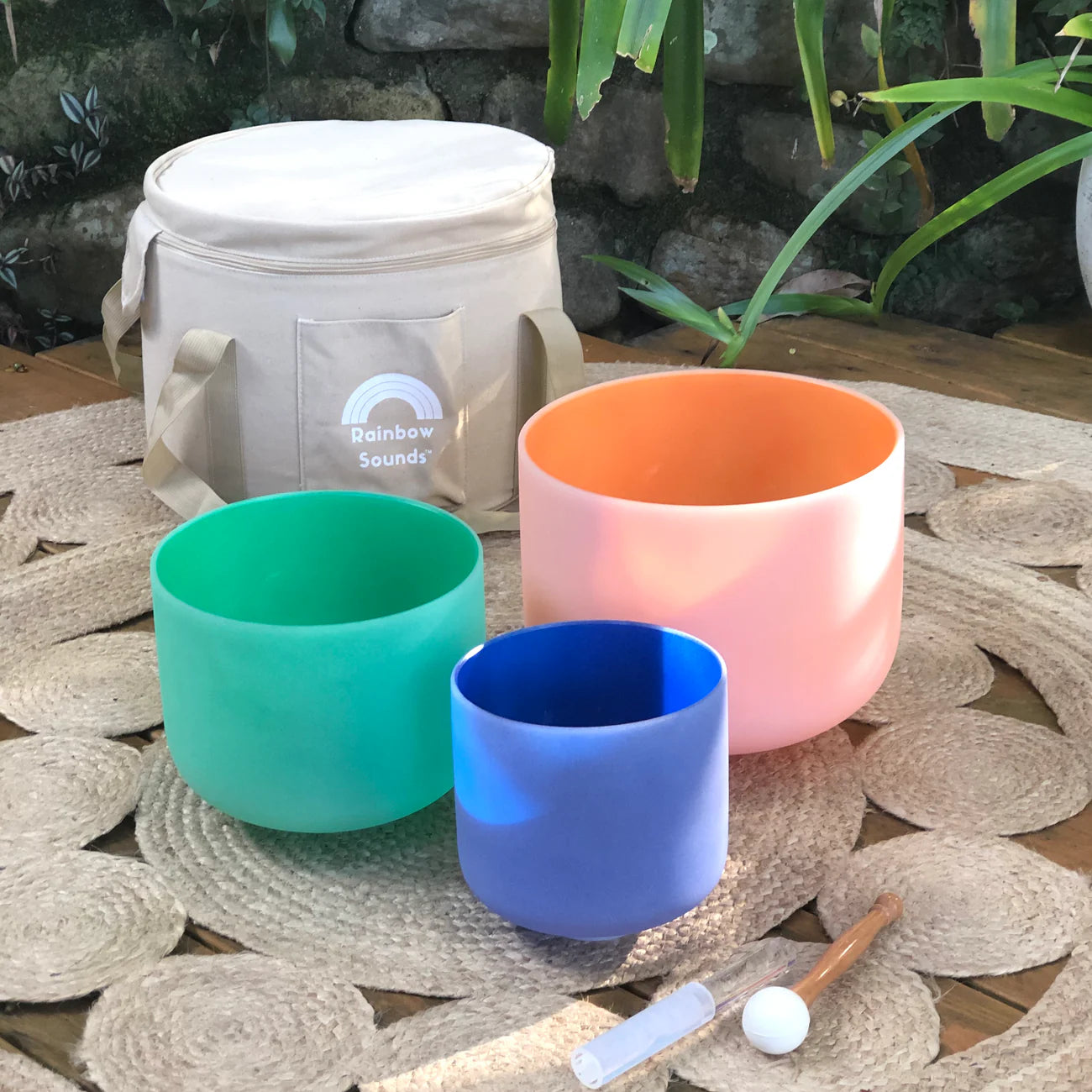 Set Of 3 Coloured Crystal Singing Bowls In Beige Bag