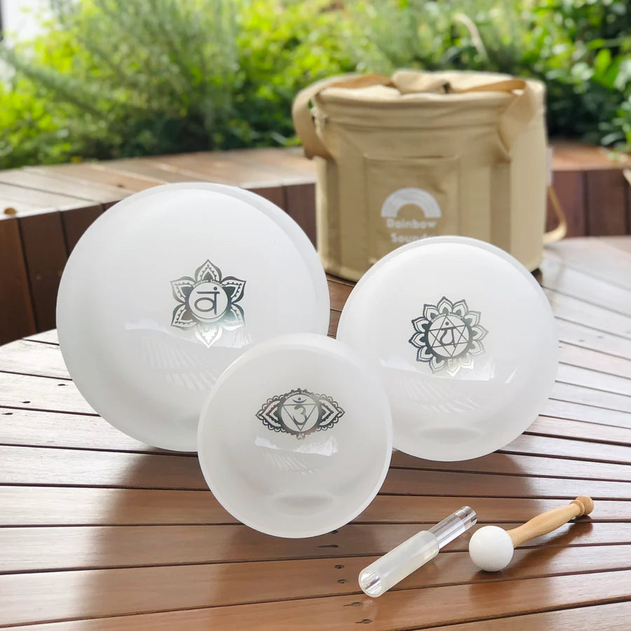 SHARP NOTES | Set Of 3 White Crystal Singing Bowls In Beige Bags