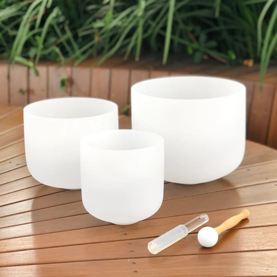 SHARP NOTES | Set Of 3 White Crystal Singing Bowls In Beige Bags