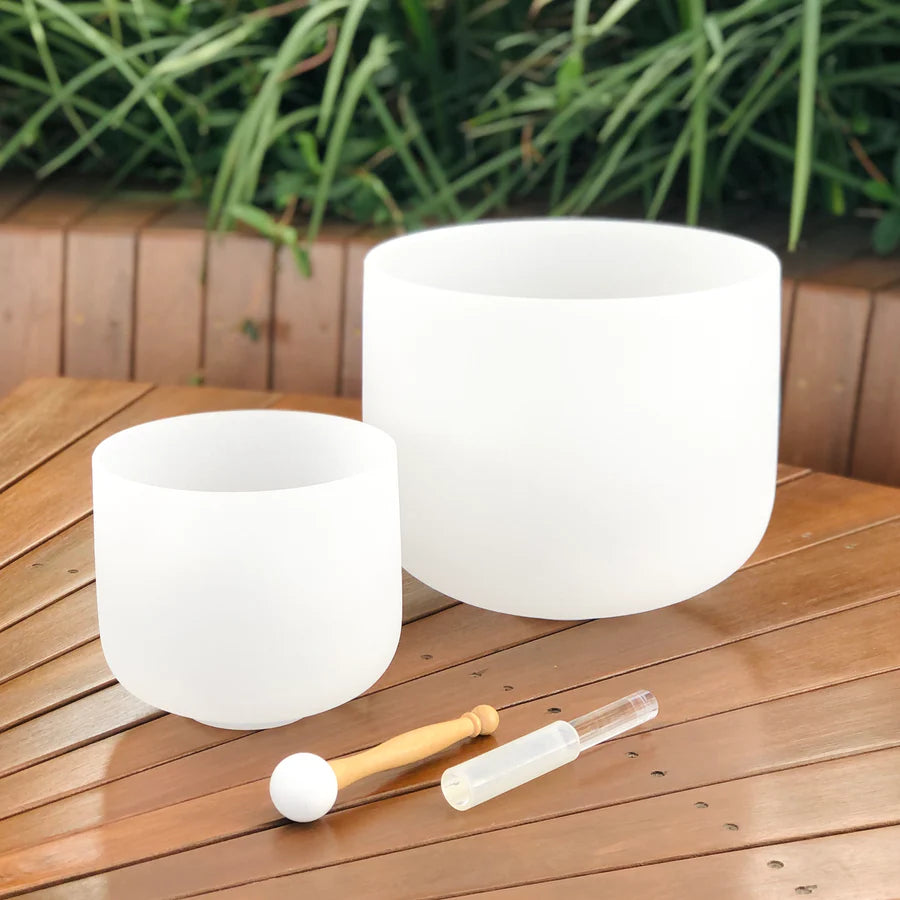 SHARP NOTES | Set Of 2 White Crystal Singing Bowls In Beige Bags