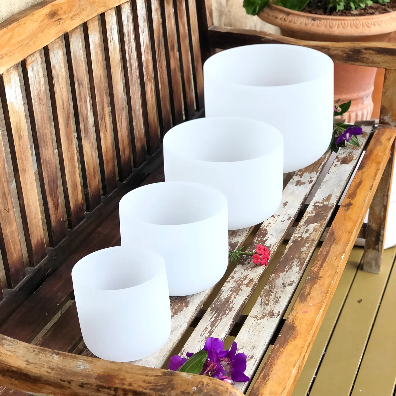 Set Of 4 White Crystal Singing Bowls